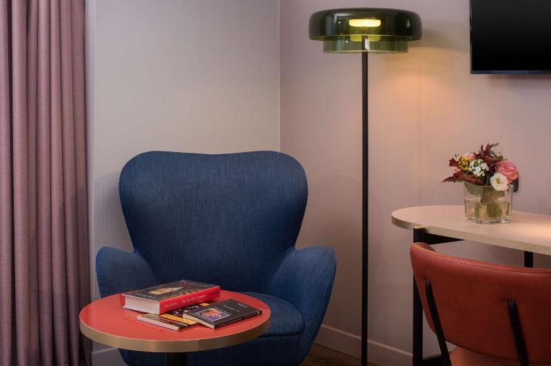 Standard Double or Twin Room image 4