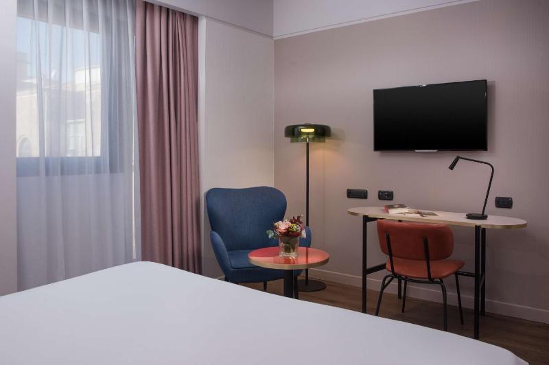 Standard Double or Twin Room image 3