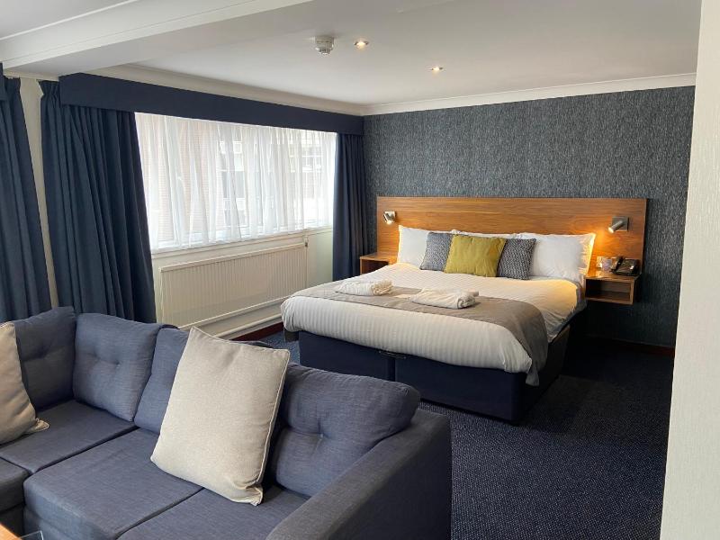 Executive Suite image 2