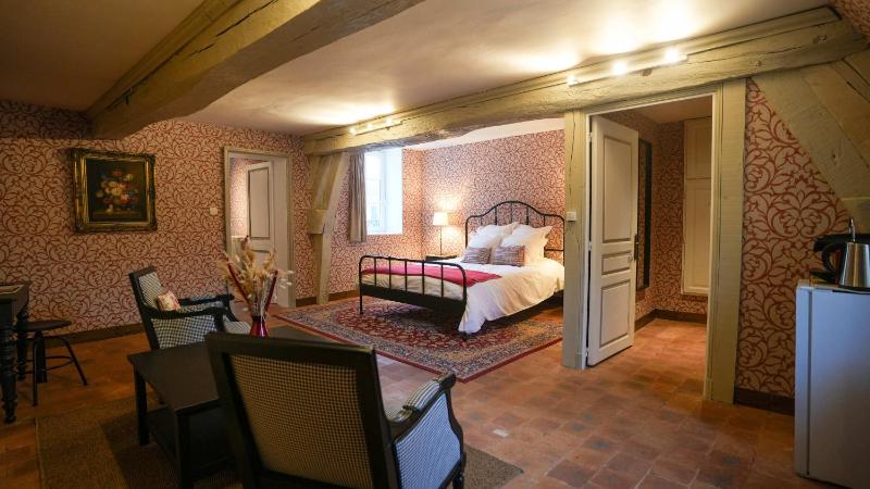 Classic Triple Room image 2