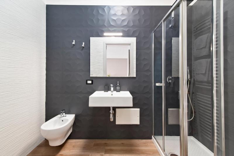 Quadruple Room with Balcony image 4