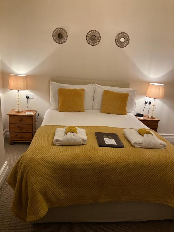 Double Room with Private Bathroom image 3