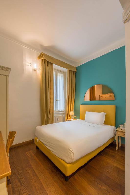 Classic Single Room image 2