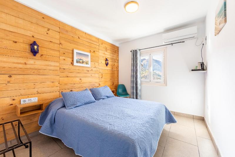 Double Room with Mountain View image 1