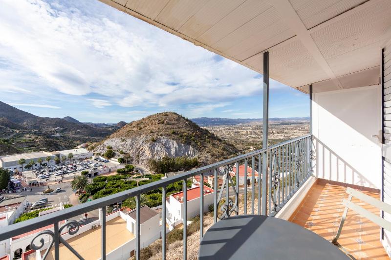 Double Room with Balcony image 4