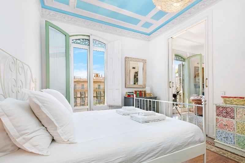 Central Suites Barcelona - image 14
