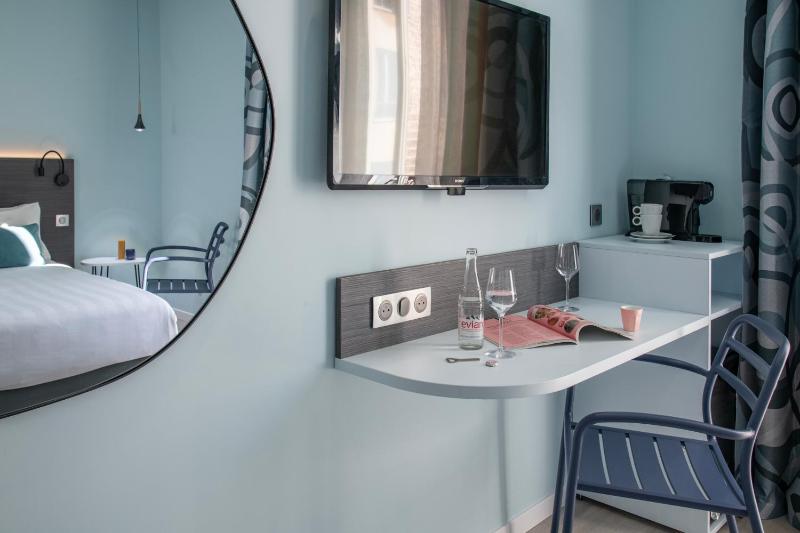 Superior Double Room with City View image 2