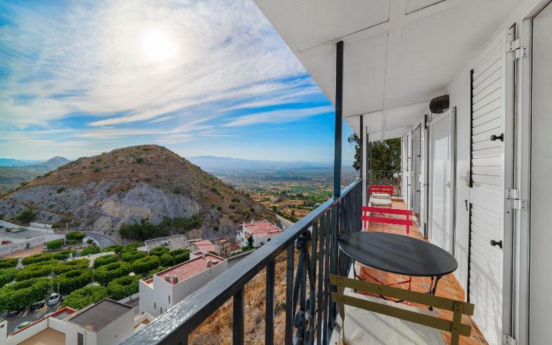 Double Room with Balcony image 3