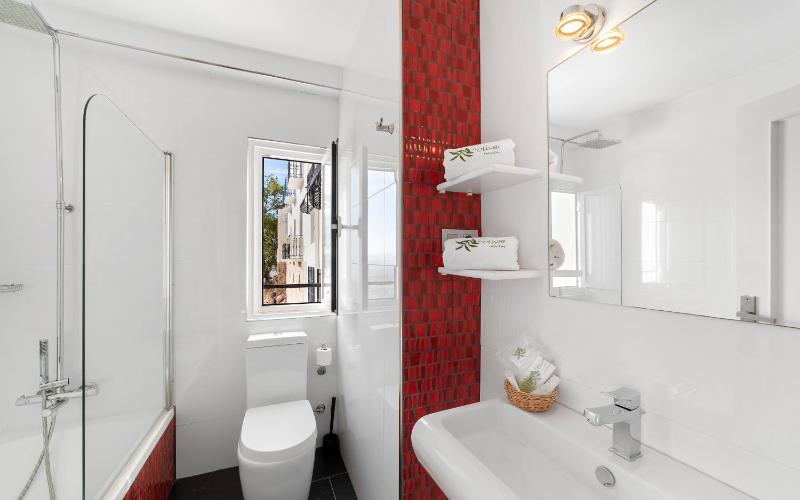 Double Room with Balcony image 2