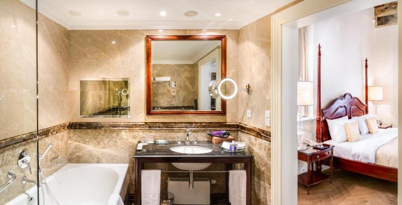 Executive Suite image 3