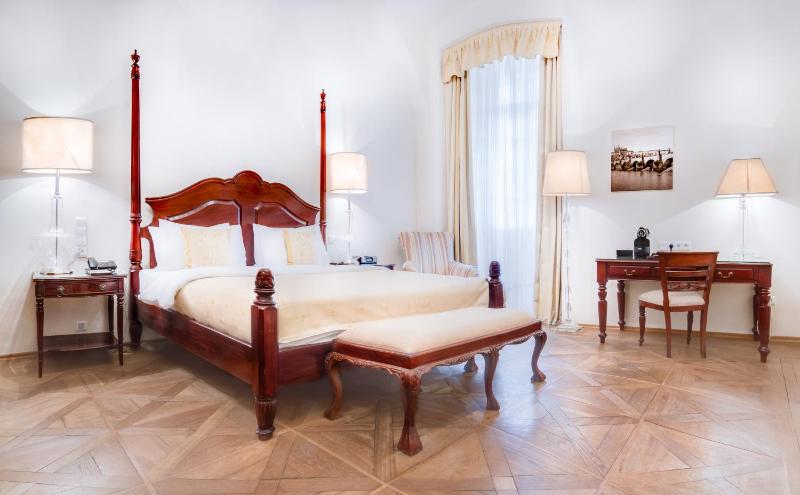 Superior Double or Twin Room image 1