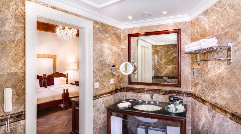 Superior Double or Twin Room image 2