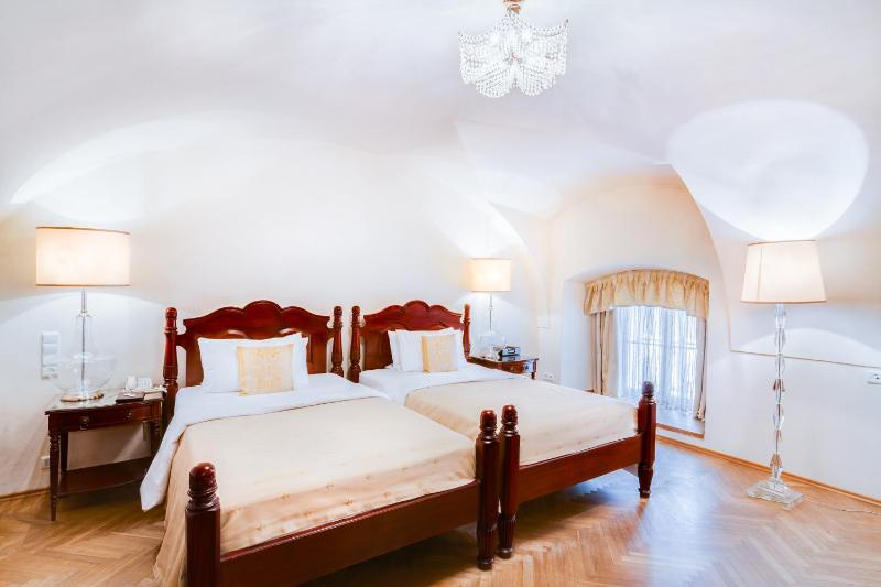 Standard Double or Twin Room image 1