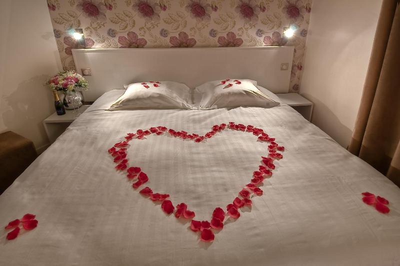 Superior Twin Room image 4