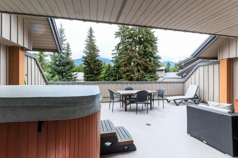 Whistler Village North Retreat - Private Hot tub - image 20