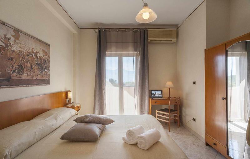 Standard Room with Balcony and Pool View image 4