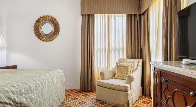 Embassy Hotel - image 16