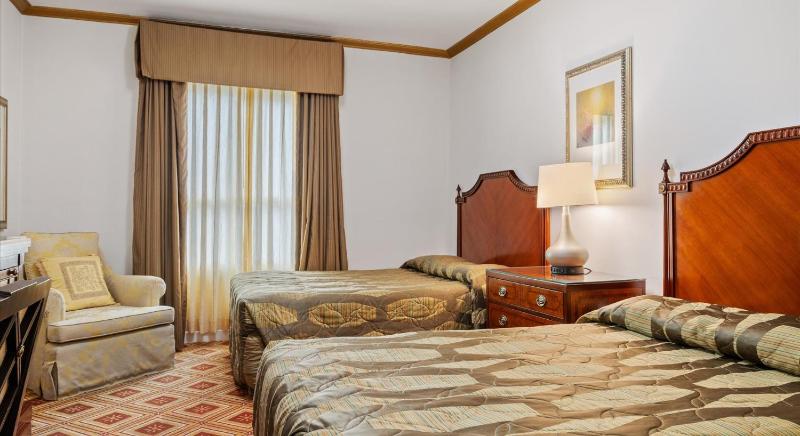Embassy Hotel - image 14