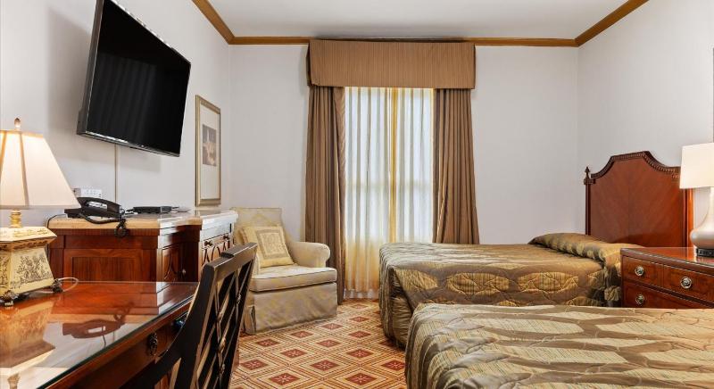 Embassy Hotel - image 2