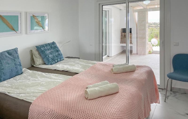 Beach Front Home In Las Lagunas De Mijas - image 2