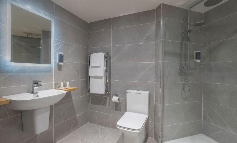 Double Room for Single Use image 3