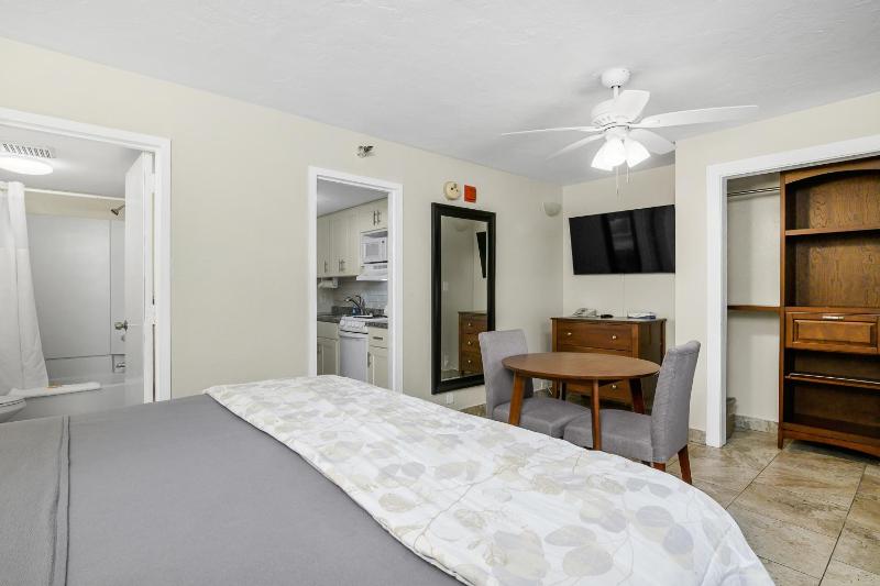 The Fairways Inn of Naples - image 33