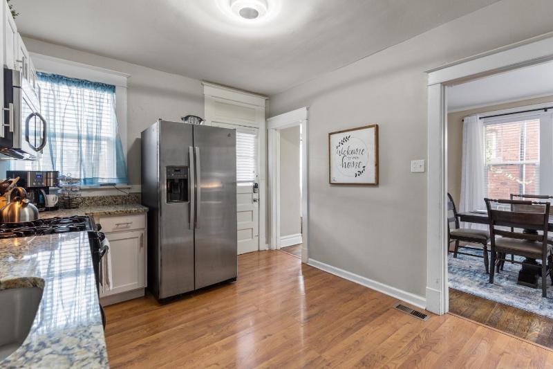 Forest Park Oasis by JZ Vacation Rentals - image 7
