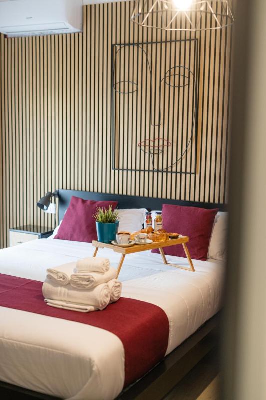 Double Room with Balcony image 1