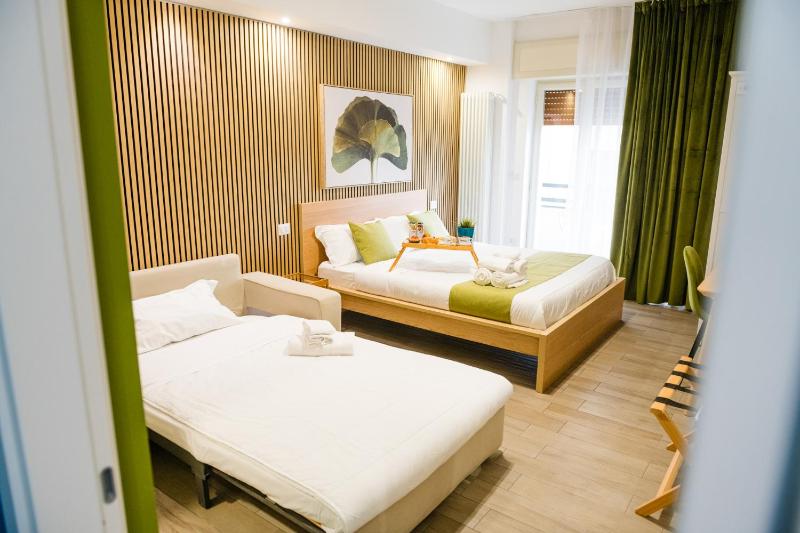 Double Room with Balcony image 1