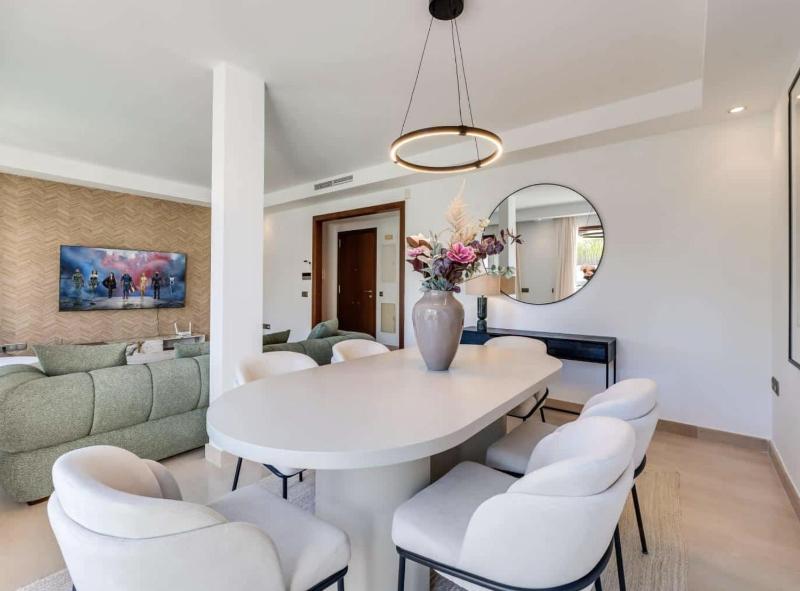 VACATION MARBELLA I The Sovereign Penthouse New Furniture Gated Complex Large Communal Pool 24h Security 5min to Puerto Banus - image 3