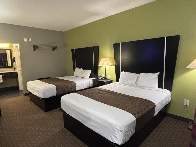 Standard Double Room image 2