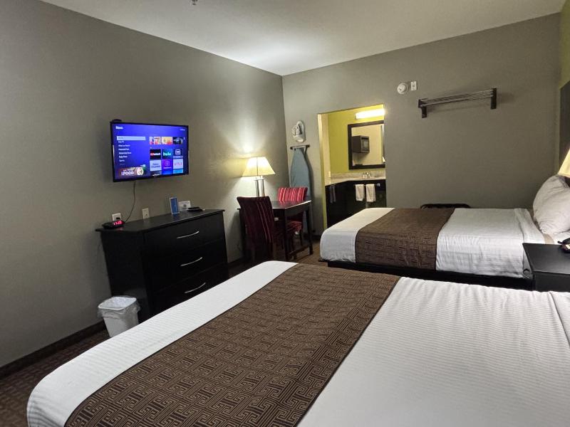 Standard Double Room image 3