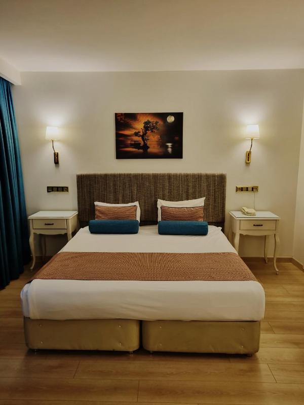 Taximtown Hotel - image 10
