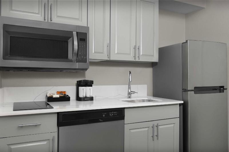 One-Bedroom King Suite image 3