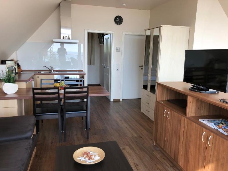 Maris Ferienwohnung Nr 47 OG mit Balkon und Meerblick - image 12