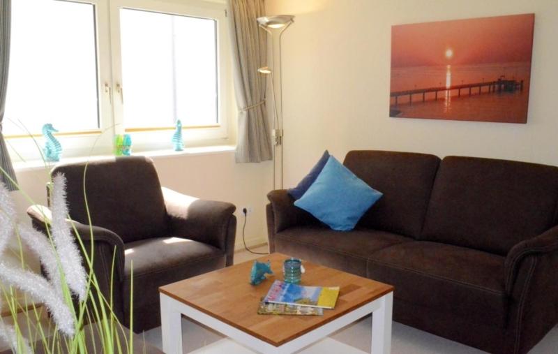 Maris Ferienwohnung Nr 48 OG mit Balkon und Meerblick - image 9
