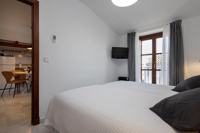 One-Bedroom Superior Apartment image 3