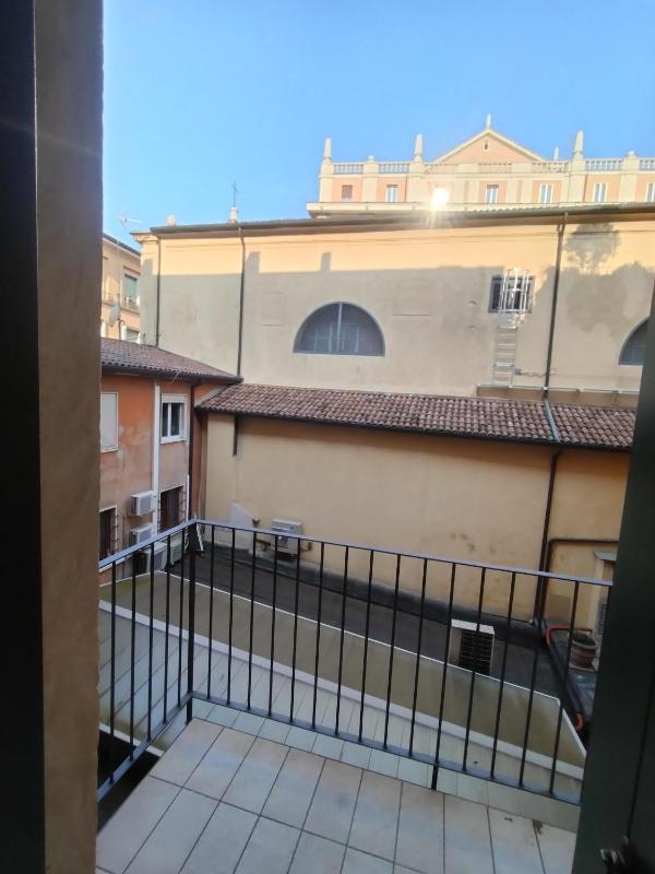 Superior One-Bedroom Apartment with Balcony image 3