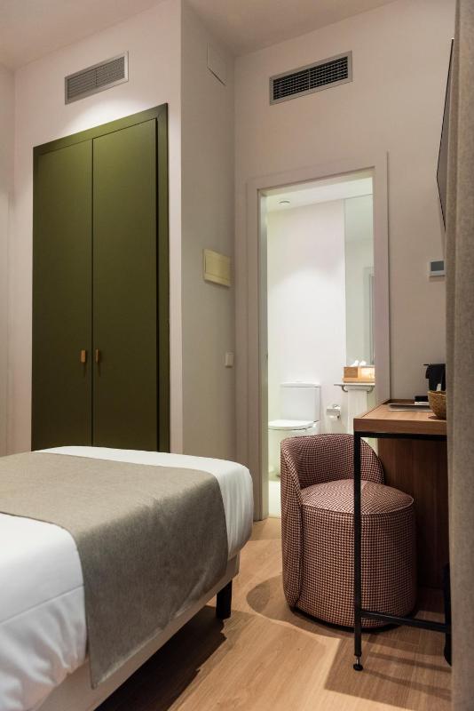 Superior Single Room image 2