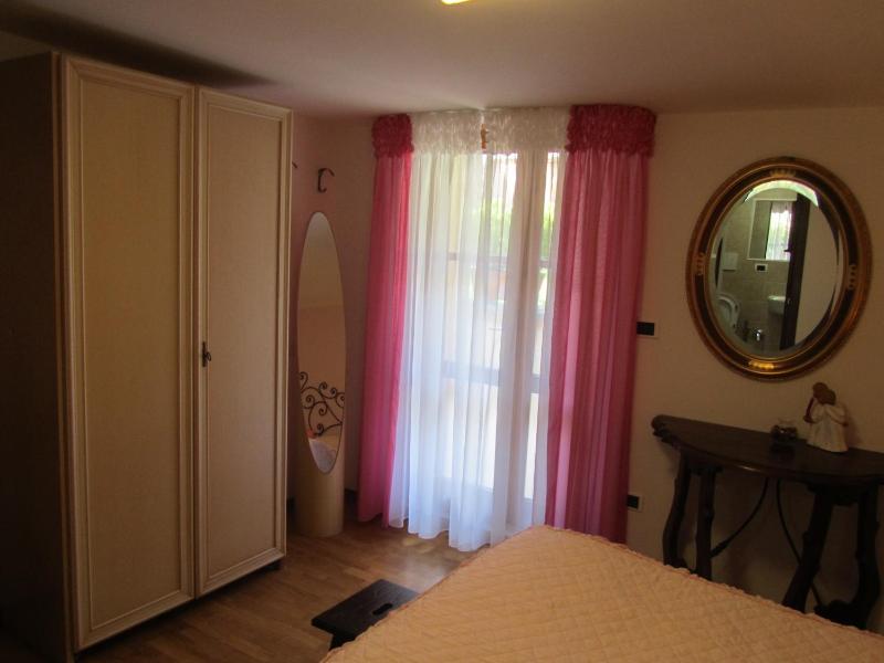 Large Double Room image 1