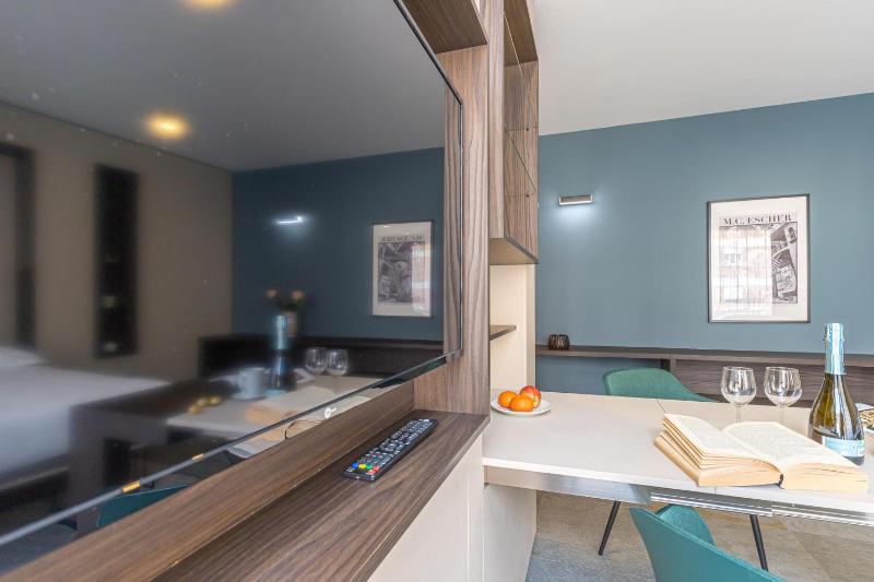 ICON H Lugano - Luxury Suites & Apartments - image 13