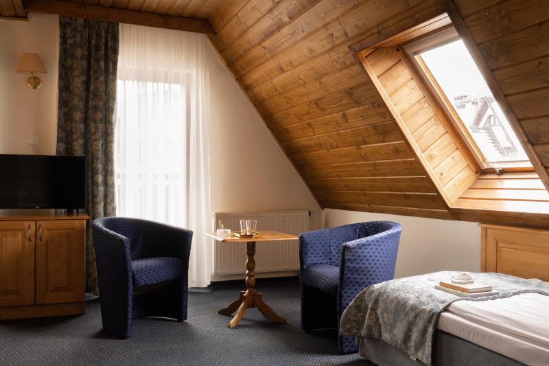 Double Room with Extra Bed image 4