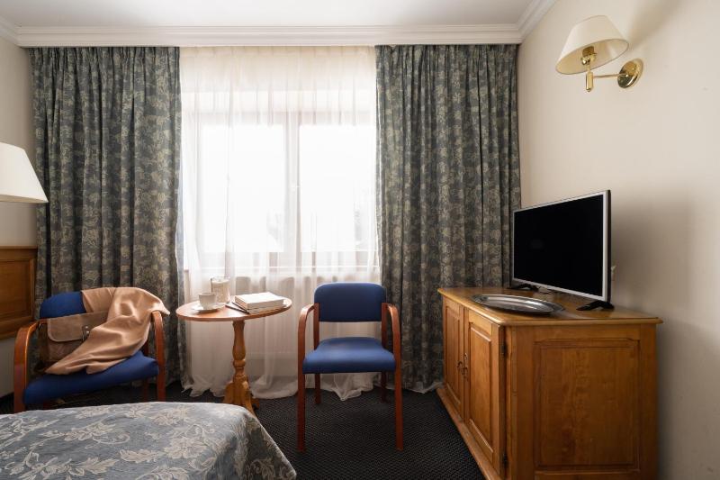 Single Room image 3