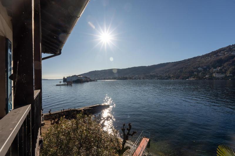 Quadruple Room with Lake View image 3