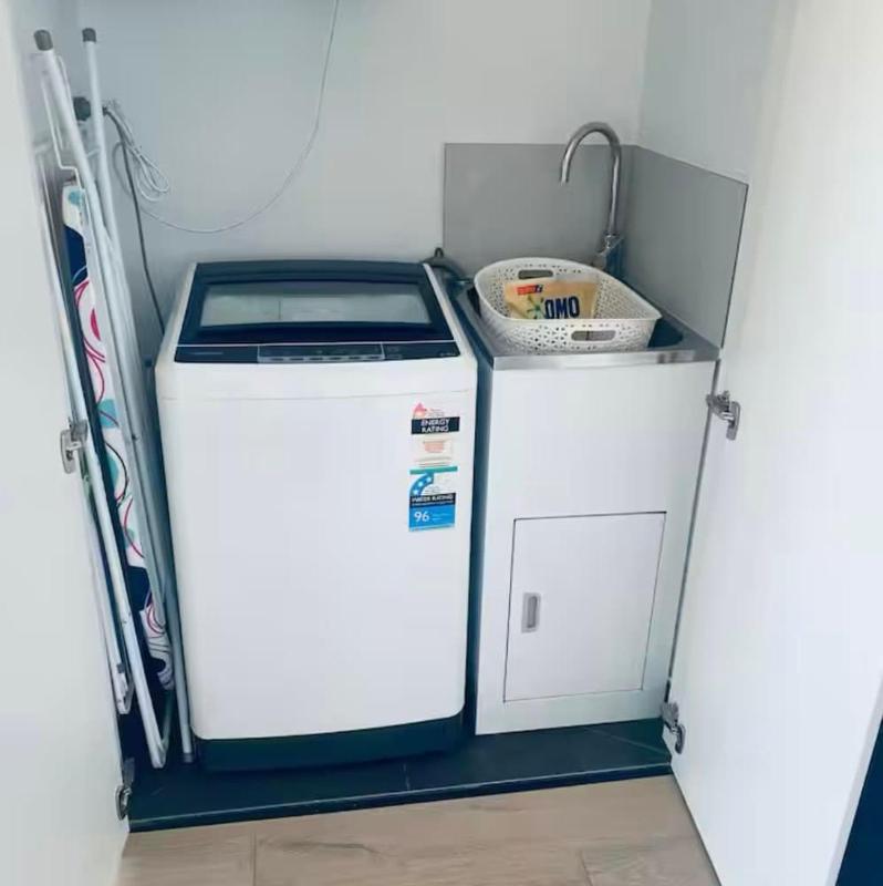 1BR-1BR-1Car-Sleeps 4-Pool-CBD - image 6