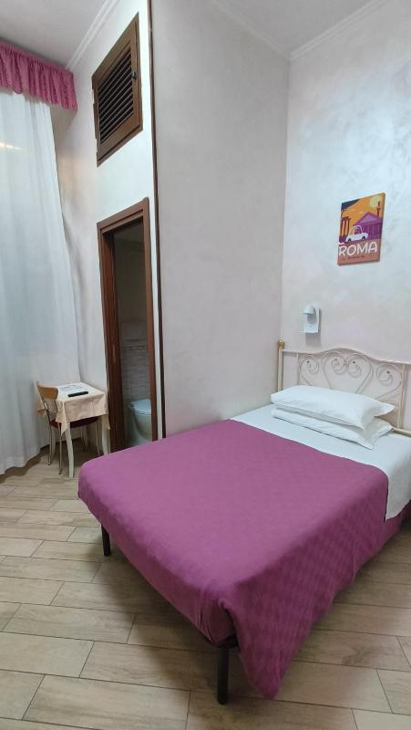 Economy Single Room image 4