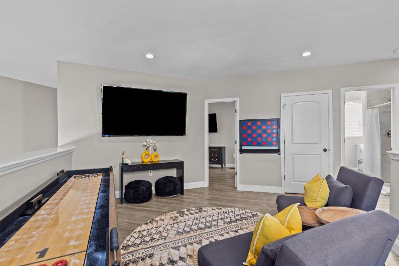 4700 West End Whimsy - image 6