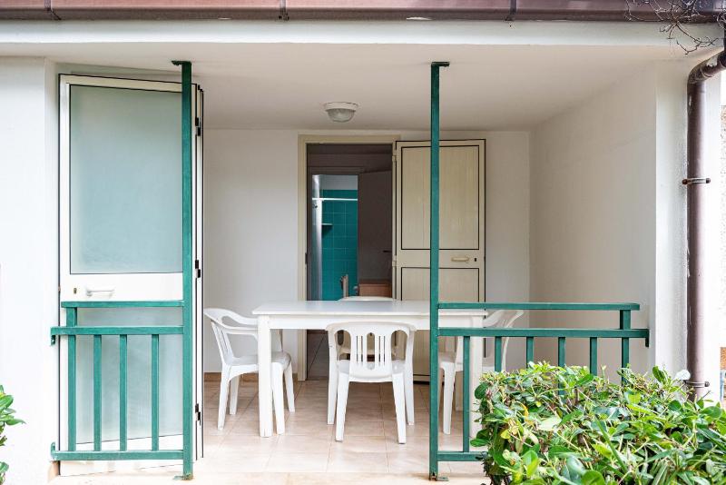 Economy One-Bedroom Bungalow  image 1