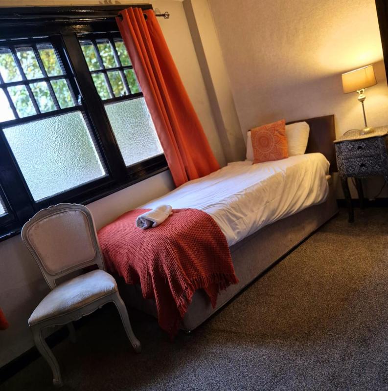 Single Room image 2