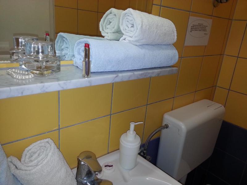 Double Room with Street View image 4